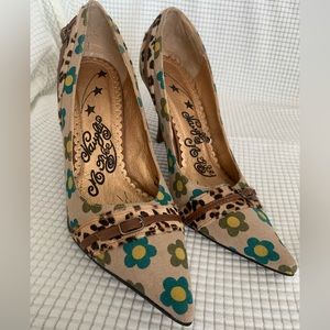 Naughty Monkey Women's Hilary Pump Size 8